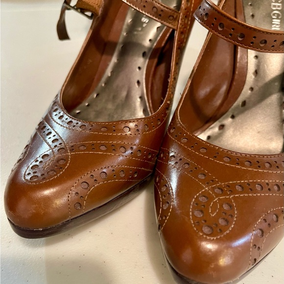 BCBG Ladies Mary Jane Stilettos, size 6 1/2. - Picture 3 of 6